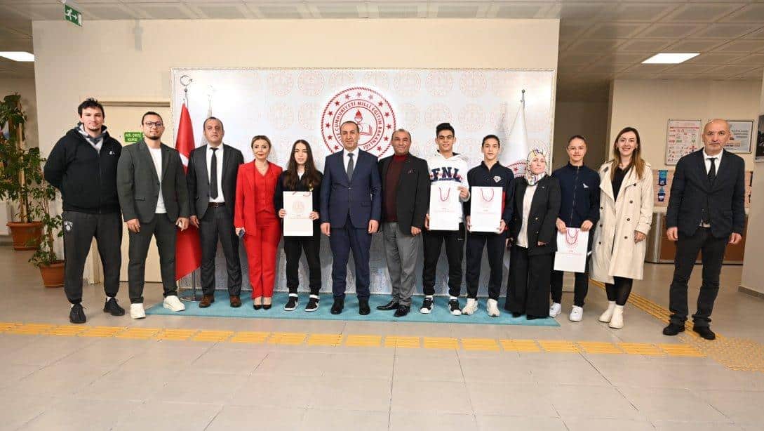 Okul Sporları Karate Gençler A-B Türkiye Şampiyonası'nda gençlerimiz derecelerle döndü