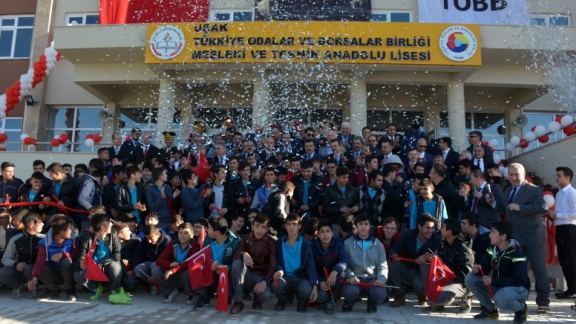 TOBB Mesleki ve Teknik Anadolu Lisesi Açılışı Gümrük ve Ticaret Bakanı Sayın Bülent Tüfenkçi´nin Teşrifleriyle Gerçekleştirildi