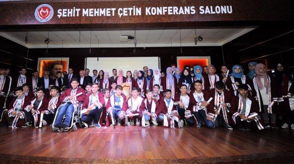 Şehit Mehmet Çetin İmam Hatip Ortaokulunda Mezuniyet ve Karne Töreni Düzenlendi