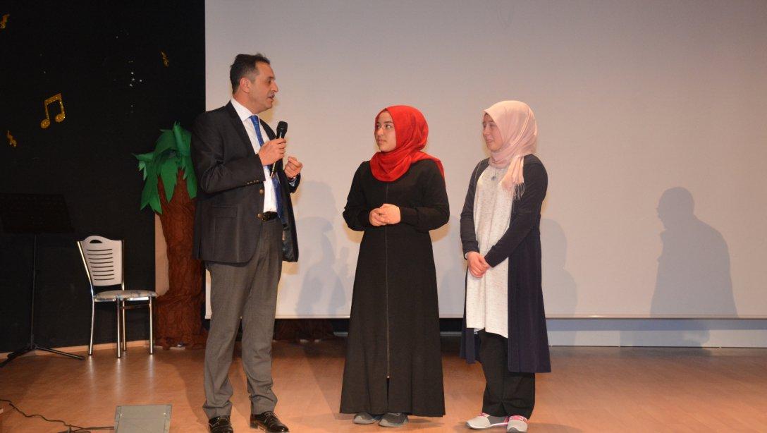 Liseler Arası Safahattan Şiir Okuma Yarışması Yapıldı