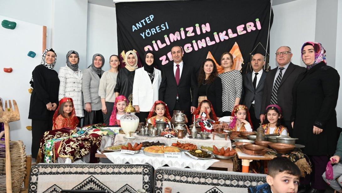 Uşak Şükrü Özdilek Kızılay Anaokulunun minik öğrencileri Gaziantep yöresinin kültürel ögelerini sergilediler