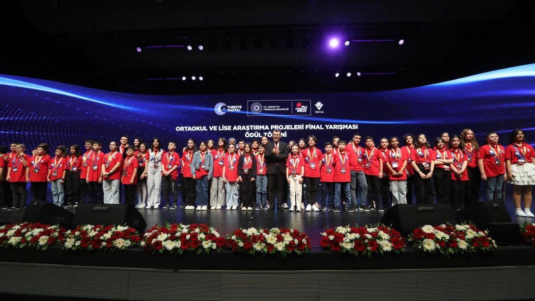 Öğrencilerimiz TÜBİTAK Araştırma Projesi Final Yarışması'nda Türkiye üçüncüsü oldu