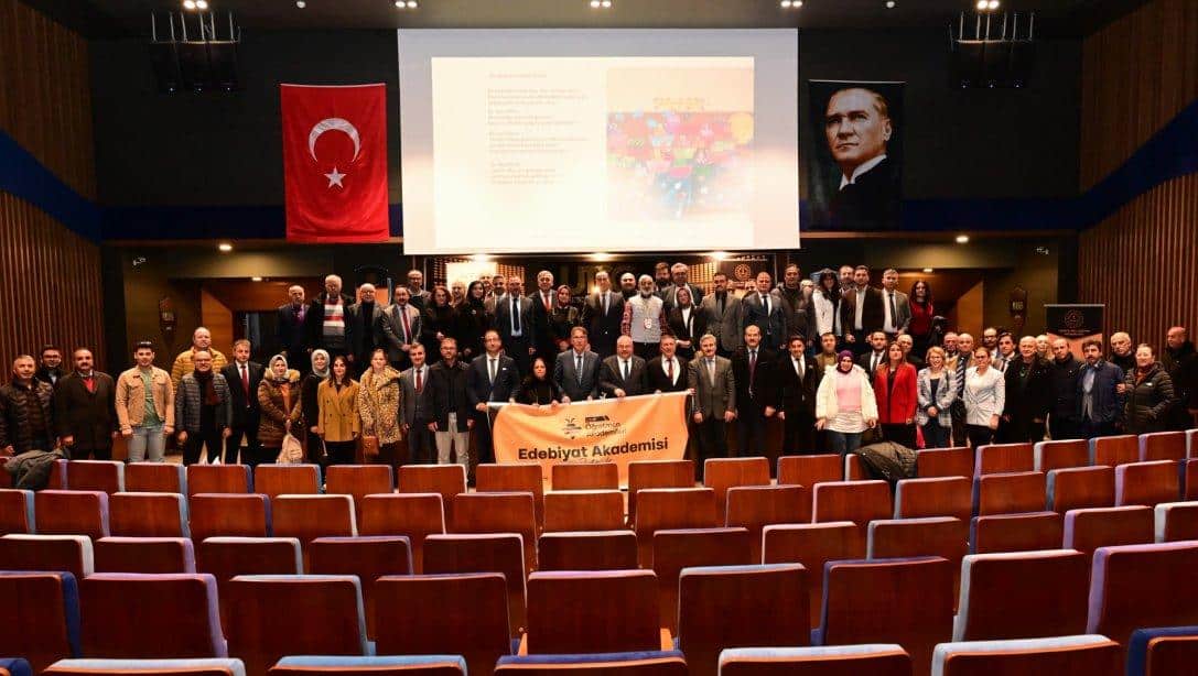 Prof. Dr. Aytaç AÇIKALIN Uşak Edebiyat Akademisinin konuğu oldu