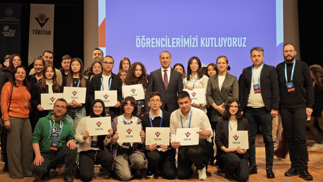 56. TÜBİTAK Lise Öğrencileri Araştırma Projeleri İzmir Bölge Finali'nde Uşak'tan Büyük Başarı