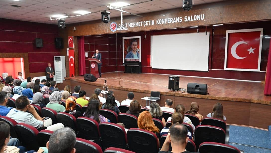 Uşak'ta Türkiye Yüzyılı Maarif Modeli Eğitim Programı Kursları Başladı